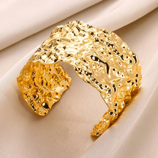 Exquisite Bump Pattern Opening Bangles